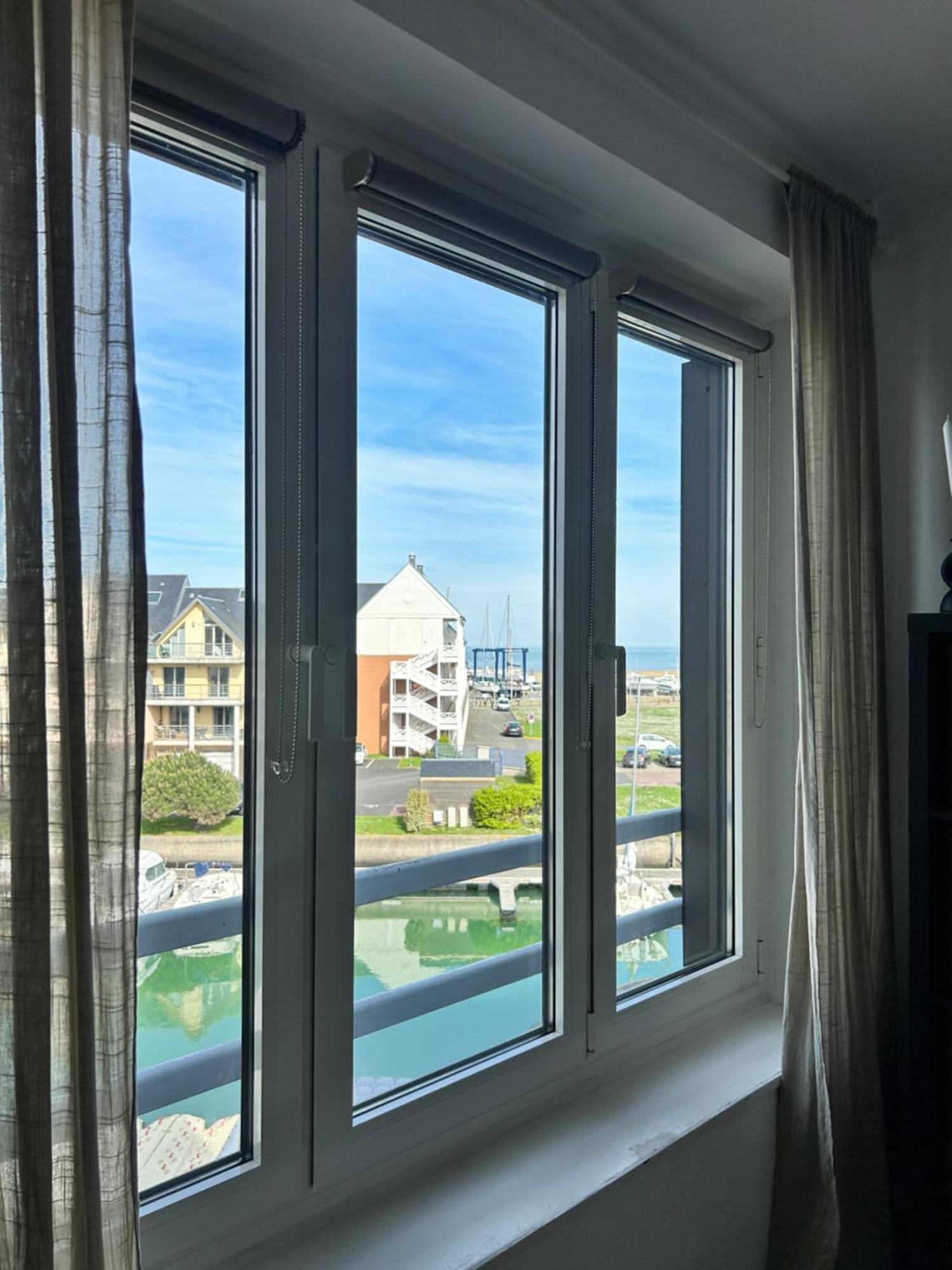 La Marina-Studio, Vue Mer Avec Balneo Deauville Kültér fotó
